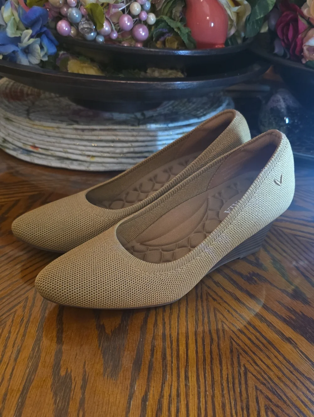 Vivaia Wedges